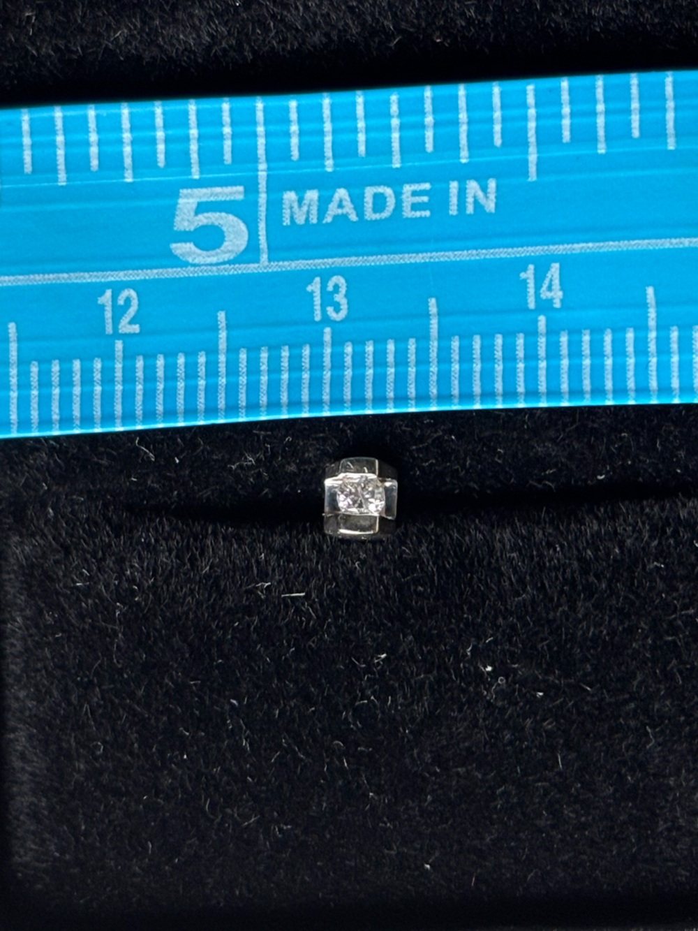 14k White Gold Diamond Stud Earrings - Picture 5 of 13